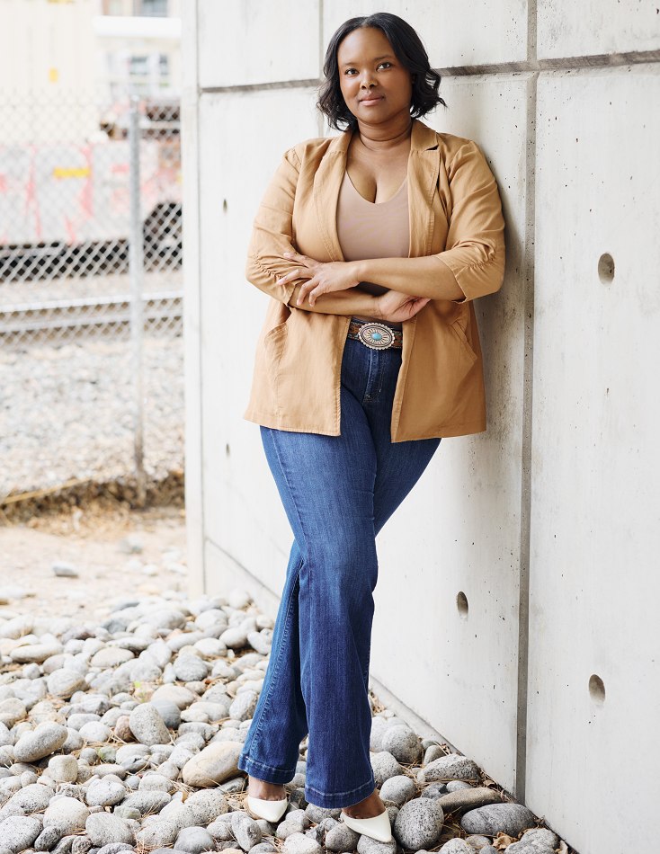 Tan blazer and jeans full body
